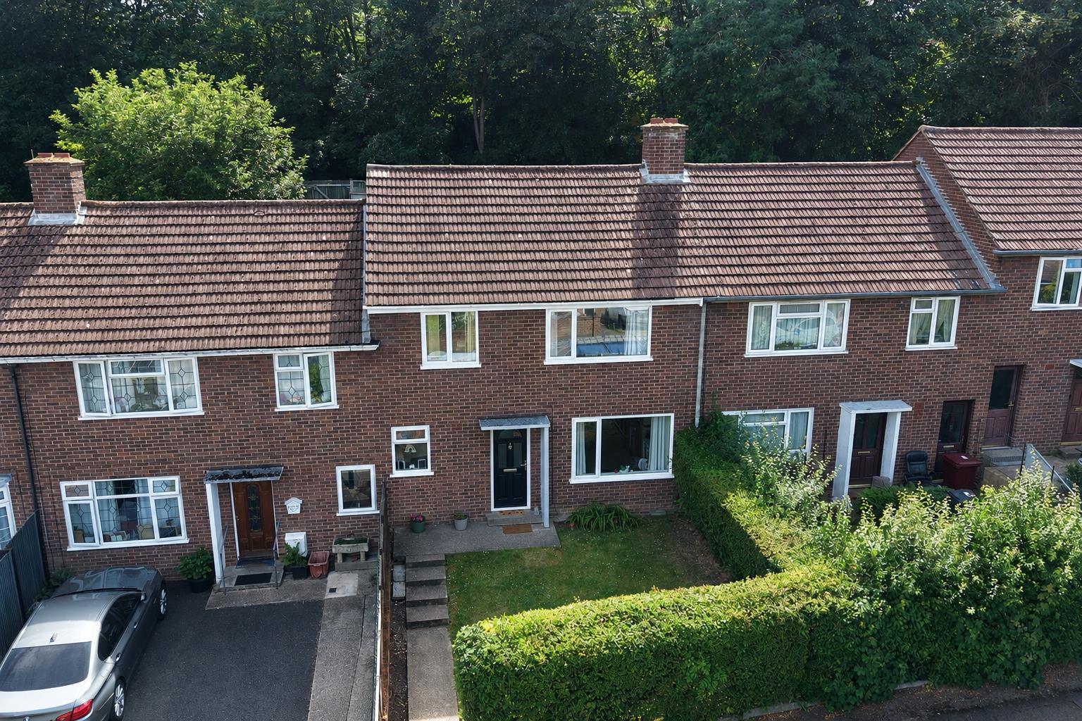 3 bed property in Vale Crescent, Reading